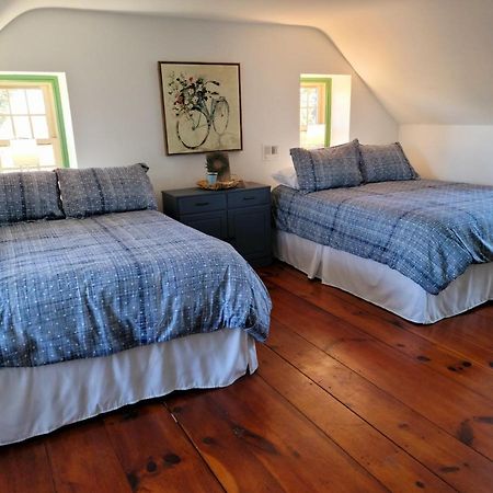 Downingtown Manor - 1900S Farmhouse With Creek Views Eksteriør billede