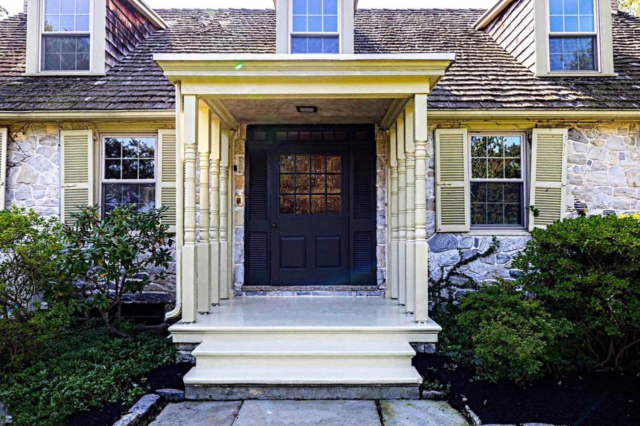 Downingtown Manor - 1900S Farmhouse With Creek Views Eksteriør billede