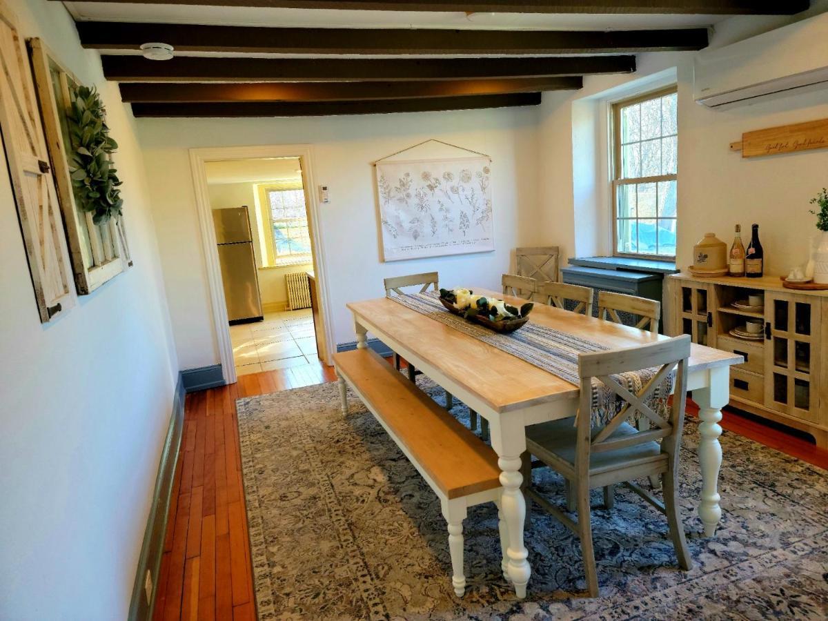 Downingtown Manor - 1900S Farmhouse With Creek Views Eksteriør billede